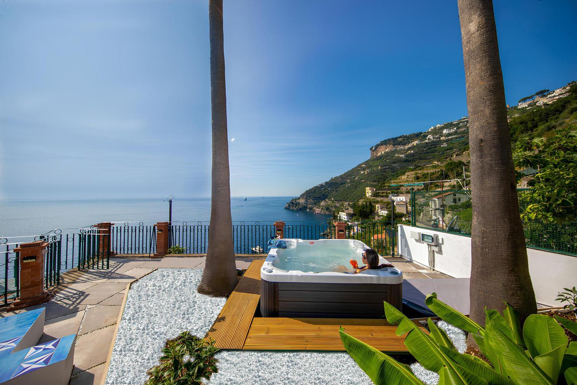 Luxury Seaview With Jacuzzi, Sauna & Gym In Amalfi Coast - Dorotea Villa Minori